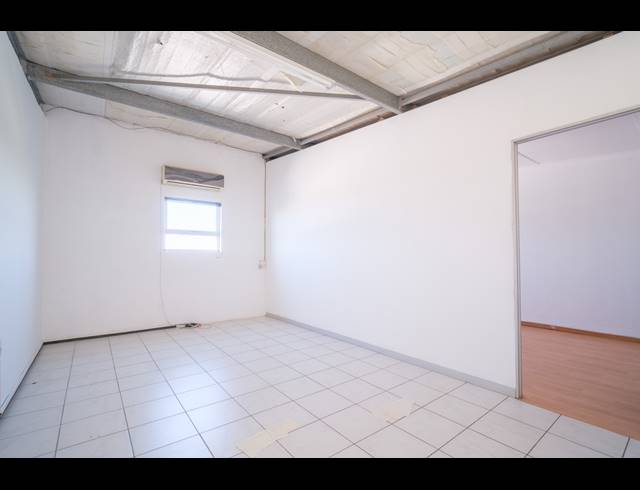 105M² OFFICE TO LET IN BALLITO DISTRICT